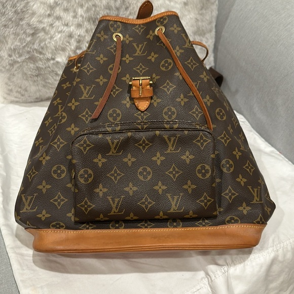 Louis Vuitton Montsouris GM Backback code MI0946 - Picture 13 of 17